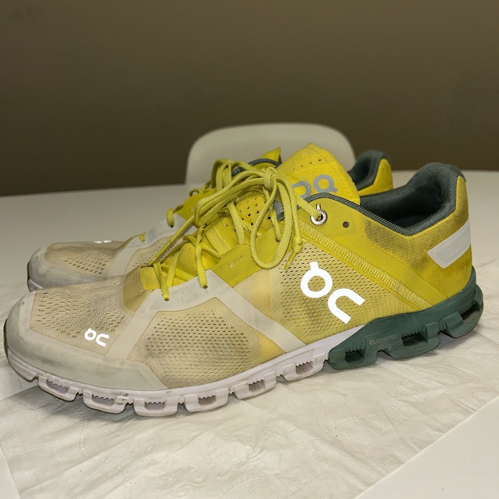 Men’s On Cloud Cloudswift yellow white and green running shoes size 11